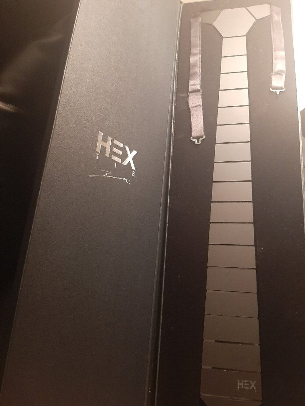 HEX Tie
